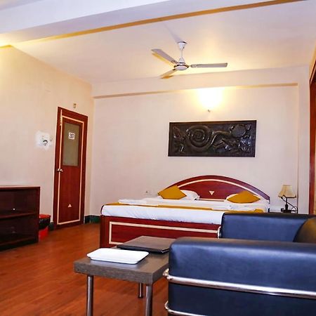 Fabhotel Shivangan Kolkata Airport - Fully Vaccinated Staff Bagian luar foto