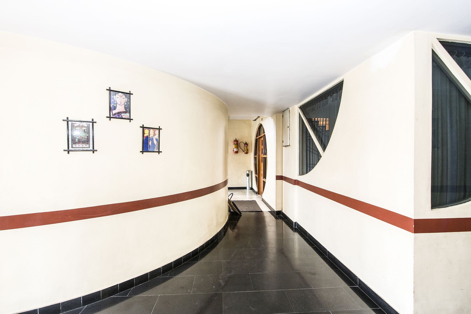 Fabhotel Shivangan Kolkata Airport - Fully Vaccinated Staff Bagian luar foto